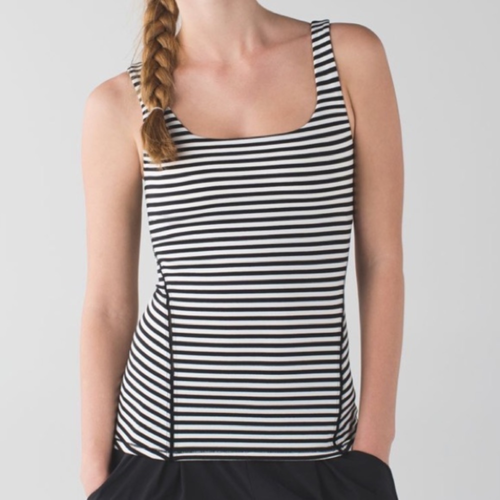 Lululemon Amala Tank in Narrow Bold Stripe‎ Black Angel Wing Size 6